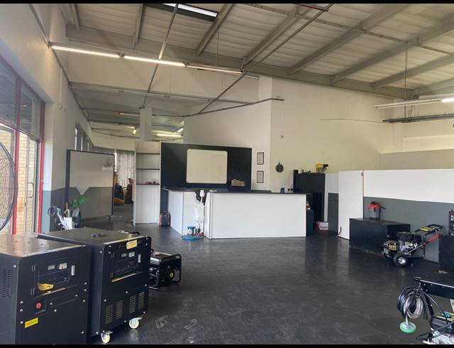 386M² WAREHOUSE TO LET IN RANDBURG CENTRAL